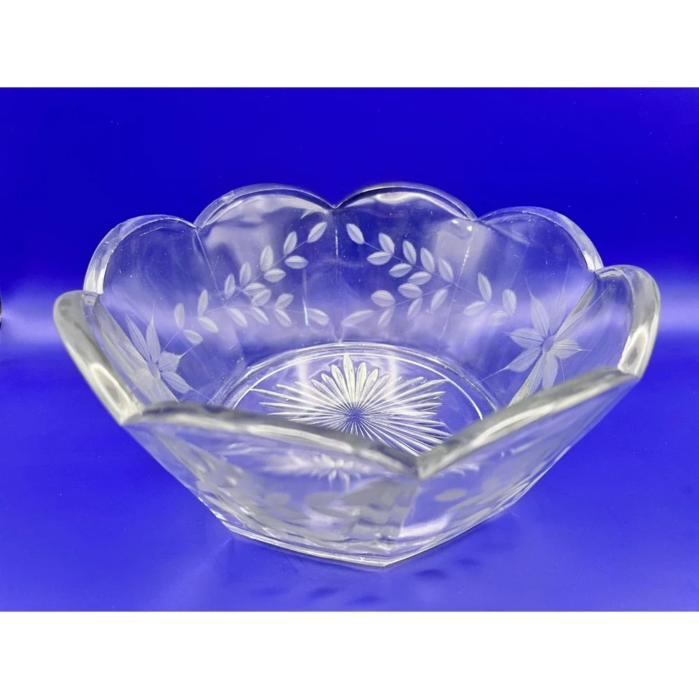 Vtg A.H Heisey Etched Clear‎ Glass Floral Starburst Scalloped Serving Bowl 7.25